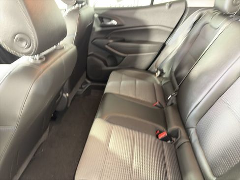 Used 2025 Chevrolet Trax LT FWD image 22