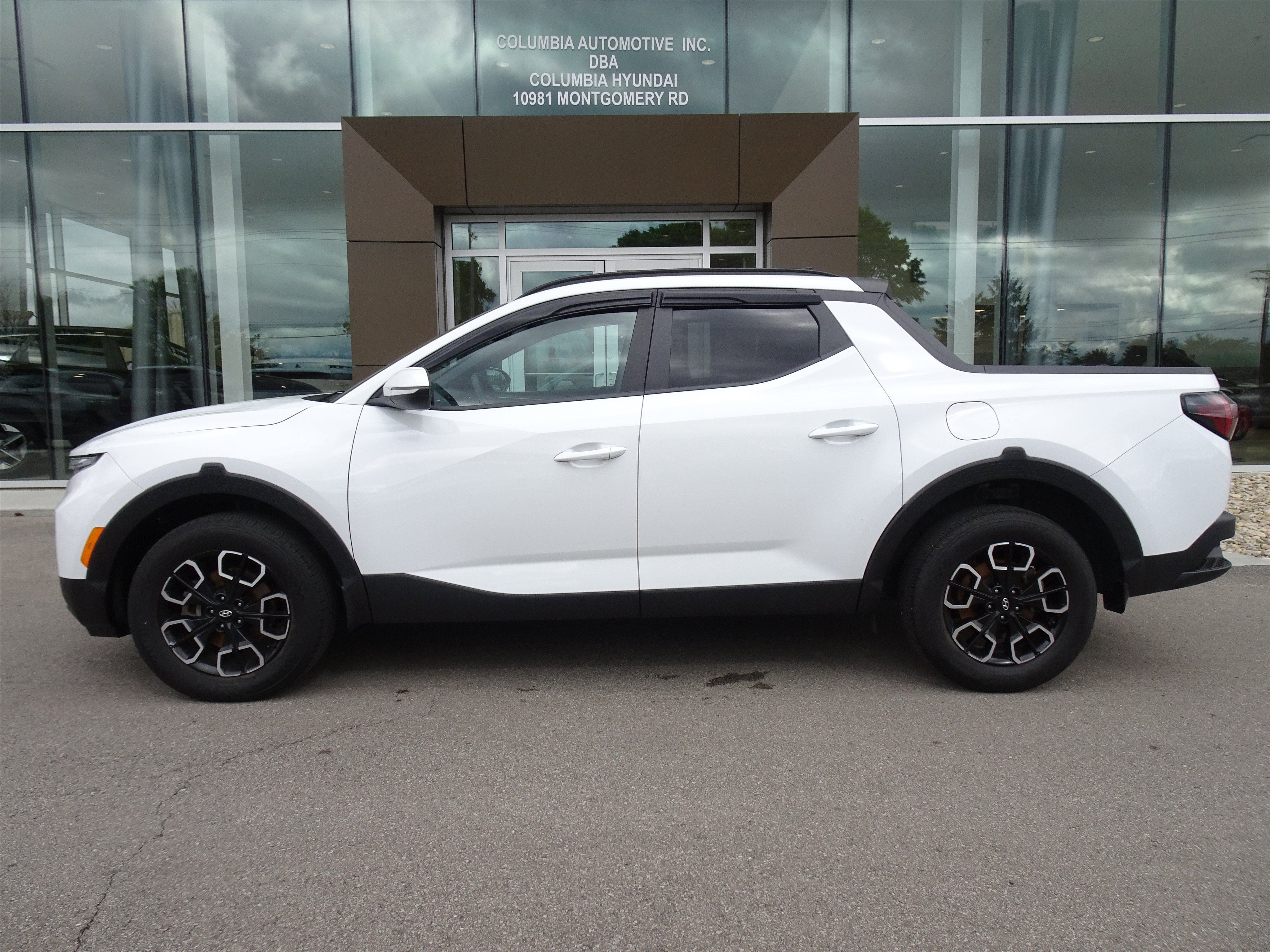 Used 2022 Hyundai Santa Cruz SEL Premium AWD/4WD image 2