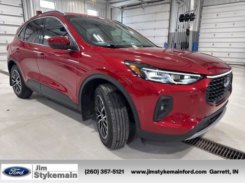 Used 2023 Ford Escape SE w/ PHEV Premium Package image 11