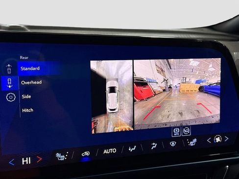 New 2026 Chevrolet Equinox EV LT image 15