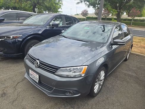 Used 2013 Volkswagen Jetta TDI FWD image 1
