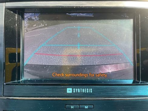 Used 2013 Toyota Avalon Limited w/ Technology Pkg FWD image 18