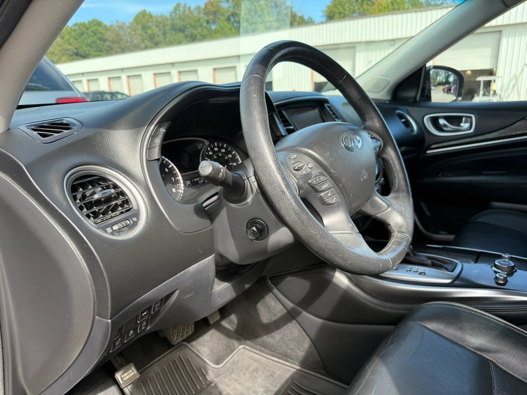 Used 2013 INFINITI JX35 AWD w/ Premium Pkg image 17