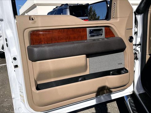 Used 2010 Ford F150 Lariat image 19