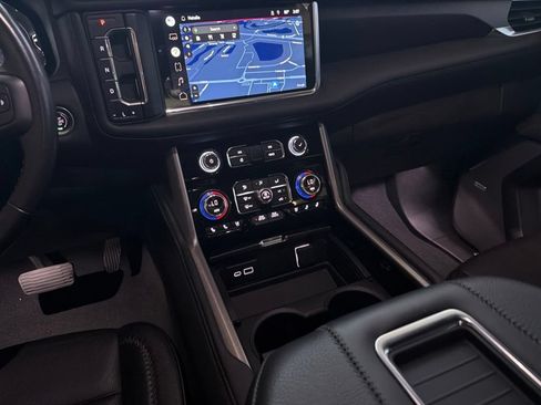 Used 2022 GMC Yukon Denali AWD/4WD image 15