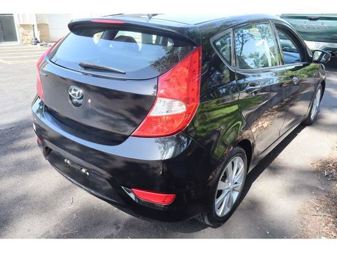 Used 2014 Hyundai Accent SE FWD image 9