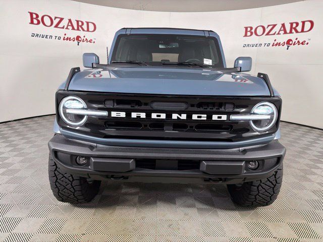 Used 2025 Ford Bronco Outer Banks AWD/4WD image 2