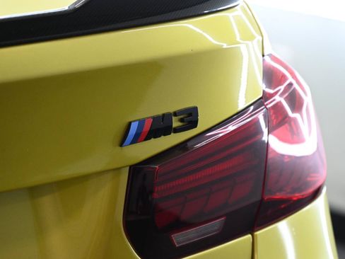 Used 2018 BMW M3 RWD image 15