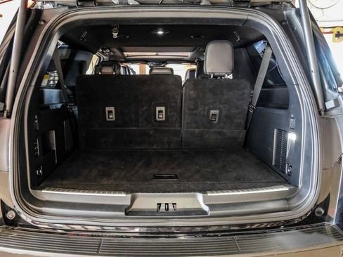 Used 2022 Lincoln Navigator L Reserve image 9