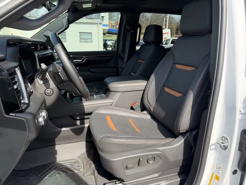 Used 2025 GMC Sierra 1500 AT4 w/ AT4 Premium Package image 12