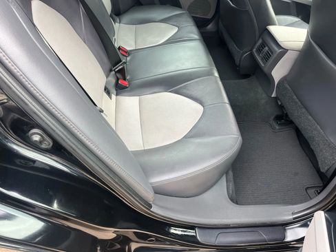 Used 2020 Toyota Camry XLE image 12