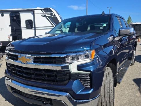 Used 2023 Chevrolet Silverado 1500 LT AWD/4WD image 3