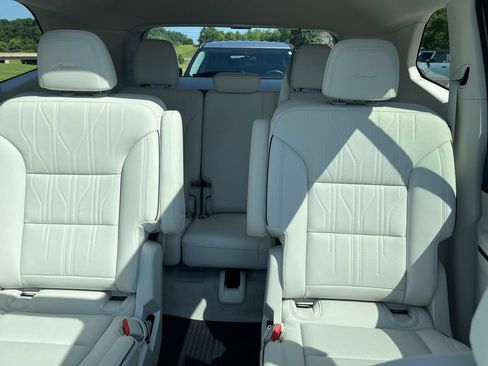 Used 2026 Buick Enclave Avenir w/ Super Cruise Package AWD/4WD image 12