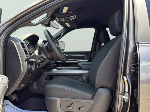 New 2025 RAM 2500 Big Horn AWD/4WD image 19