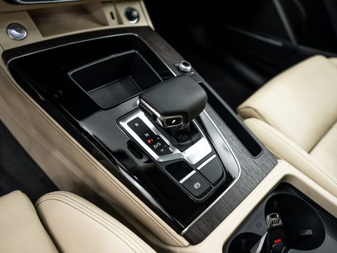 Certified 2024 Audi Q5 2.0T Premium Plus AWD/4WD image 11