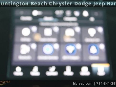 Used 2023 Jeep Grand Cherokee Laredo image 28