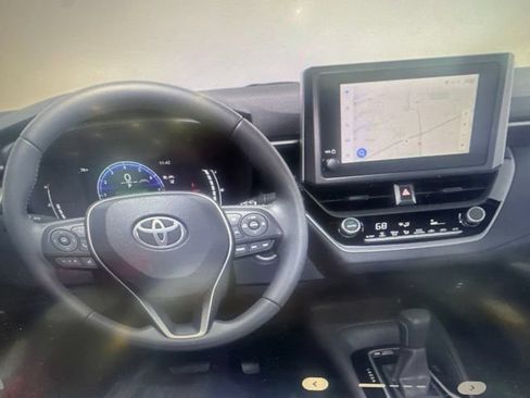 Used 2026 Toyota Corolla SE FWD image 6