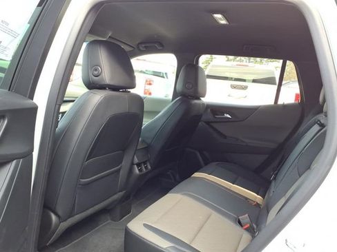 Used 2025 Chevrolet Equinox LT w/ Convenience Package II image 17