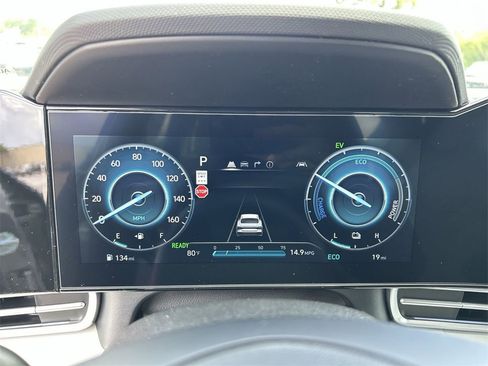 New 2025 Hyundai Elantra Limited image 31