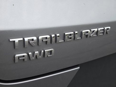 Used 2023 Chevrolet TrailBlazer LT w/ Convenience Package AWD/4WD image 4