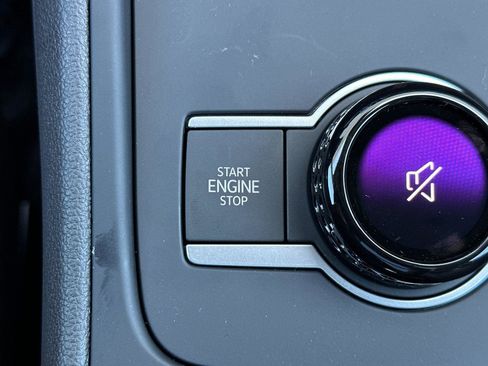 New 2026 Volkswagen Tiguan SE image 21