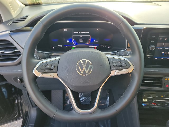 Certified 2026 Volkswagen Taos SE FWD image 18