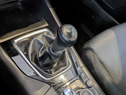 Used 2016 MAZDA MAZDA3 i Sport image 27