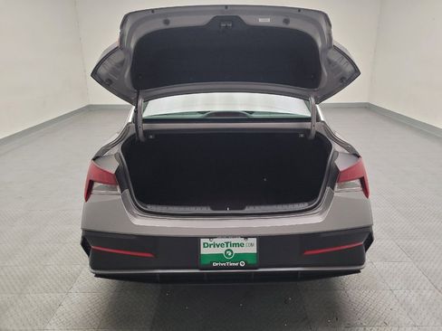 Used 2024 Hyundai Elantra SE FWD image 29