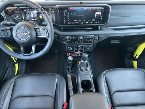 Used 2024 Jeep Wrangler Unlimited Rubicon 4xe AWD/4WD image 14