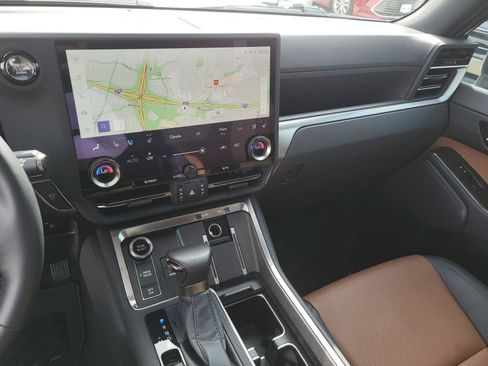 Used 2025 Lexus GX 550 w/ Accessory Package (Z1) AWD/4WD image 22