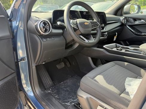 New 2026 Chevrolet Equinox LT w/ Safety and Technology Package FWD image 13