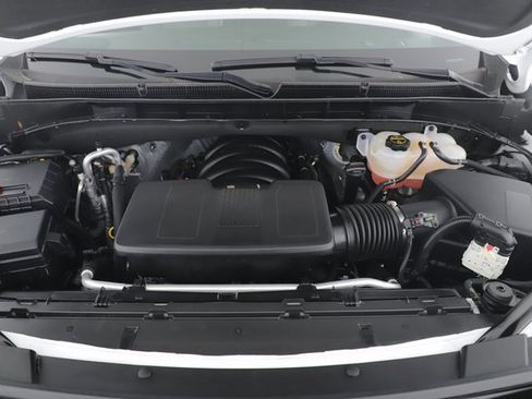 Used 2024 GMC Yukon SLT w/ SLT Luxury Package image 15