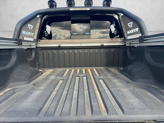 Used 2023 Nissan Titan PRO-4X w/ Pro-4x Utility Package AWD/4WD image 6