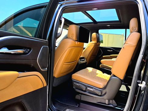 Used 2021 Cadillac Escalade ESV Sport w/ Driver Assist Tech Package AWD/4WD image 8