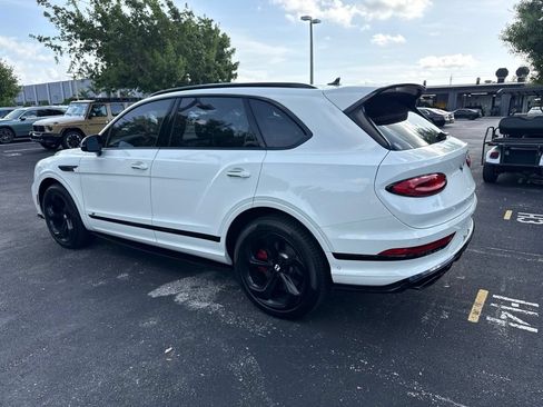 Used 2022 Bentley Bentayga AWD/4WD image 7