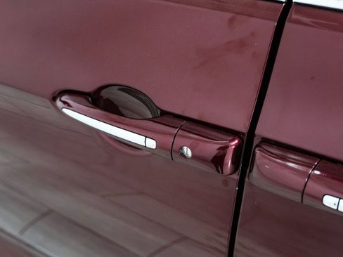 Used 2020 Chrysler Pacifica Limited image 36