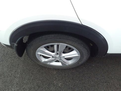 Used 2022 Nissan Kicks S image 10