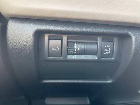 Certified 2025 Subaru Forester Premium AWD/4WD image 27