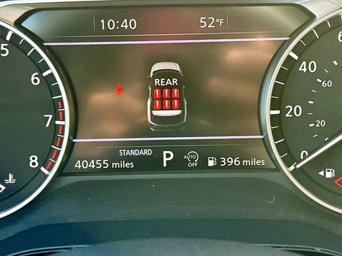 Used 2024 Nissan Pathfinder SL image 12