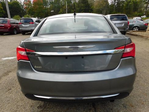 Used 2013 Chrysler 200 Touring image 9