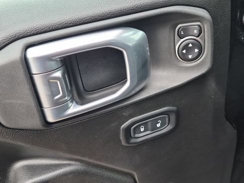 Used 2023 Jeep Wrangler Unlimited w/ Cold Weather Group AWD/4WD image 13