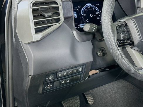 Used 2024 Toyota Sequoia Platinum AWD/4WD image 10