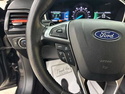 Used 2019 Ford Fusion Titanium AWD/4WD image 30
