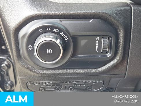 Used 2025 Jeep Wrangler Unlimited Sport AWD/4WD image 28