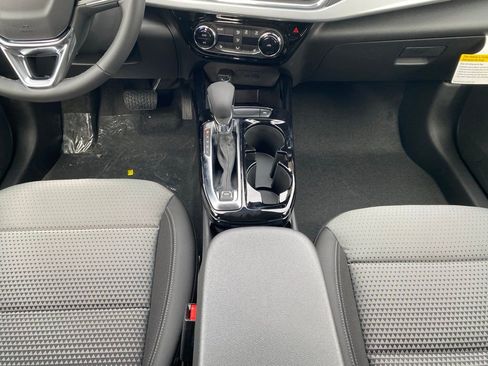 New 2026 Chevrolet Trax LT w/ Driver Confidence Package image 15