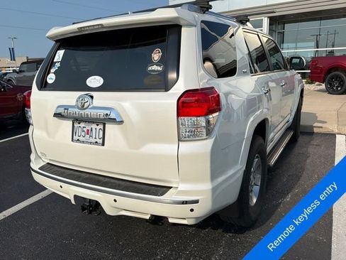 Used 2013 Toyota 4Runner SR5 AWD/4WD image 8