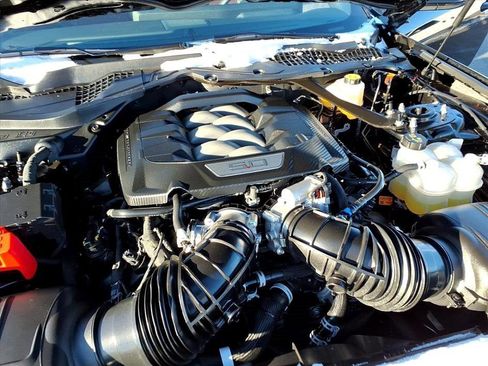 Used 2025 Ford Mustang GT Premium image 9