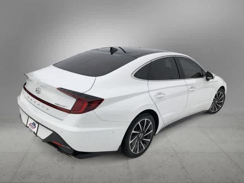 Used 2021 Hyundai Sonata Limited w/ Preferred Accessory Package image 6