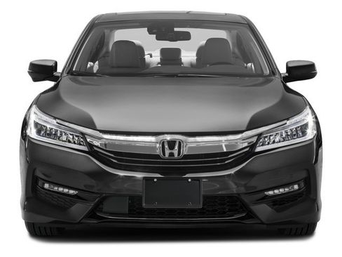 Used 2017 Honda Accord Touring image 4