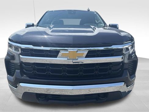 Used 2023 Chevrolet Silverado 1500 LT AWD/4WD image 3